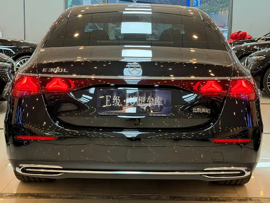 Mercedes-Benz E-Class — миниатюра 16