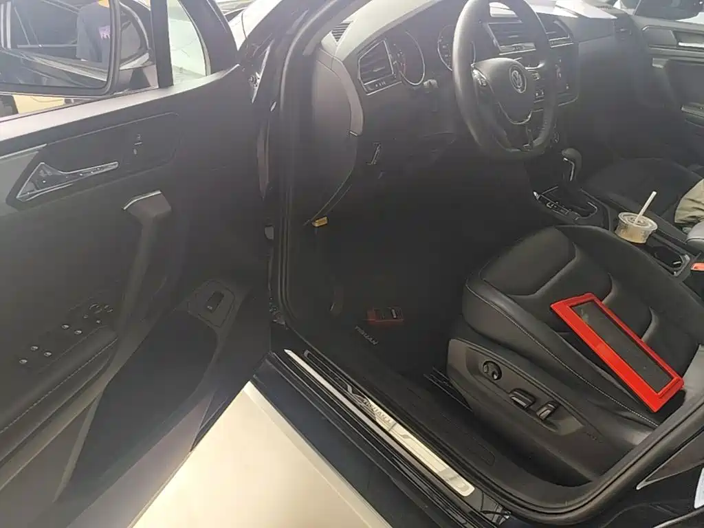 Volkswagen Tiguan L — миниатюра 16