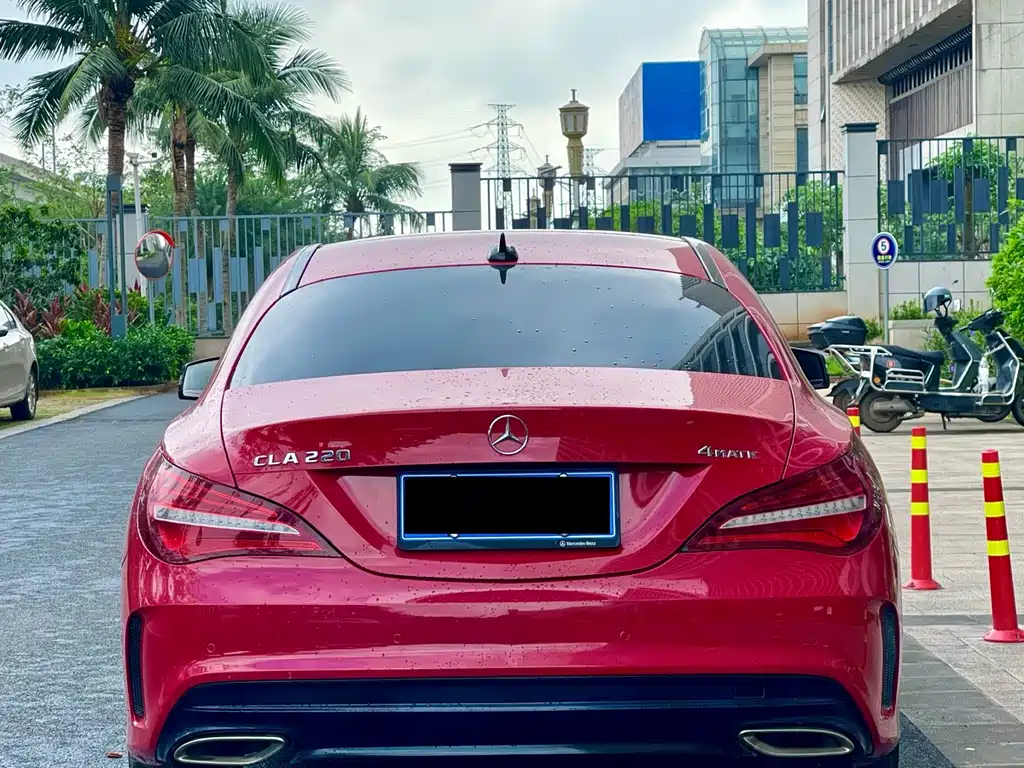 MERCEDES-BENZ CLA