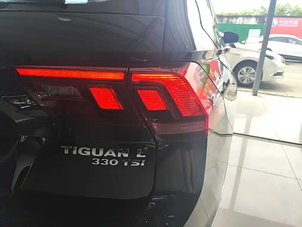 Volkswagen Tiguan L — миниатюра 8