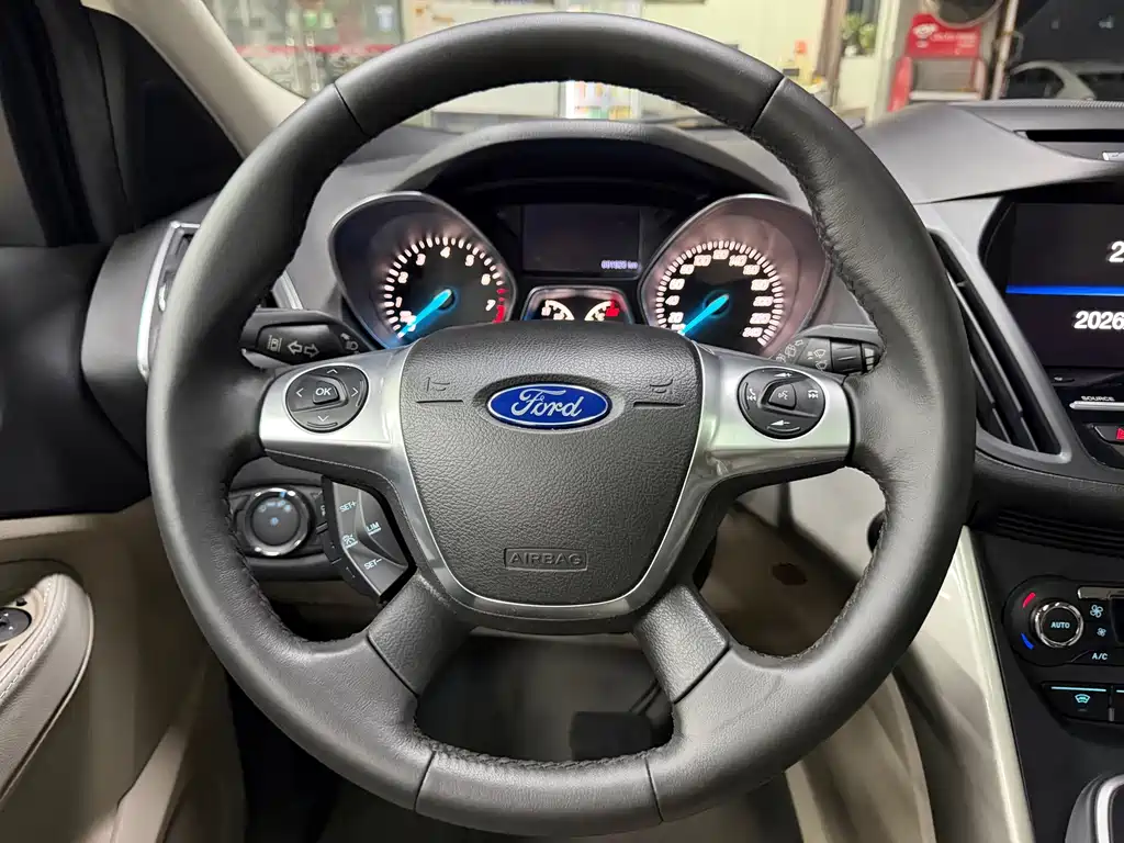 Ford Kuga — миниатюра 11
