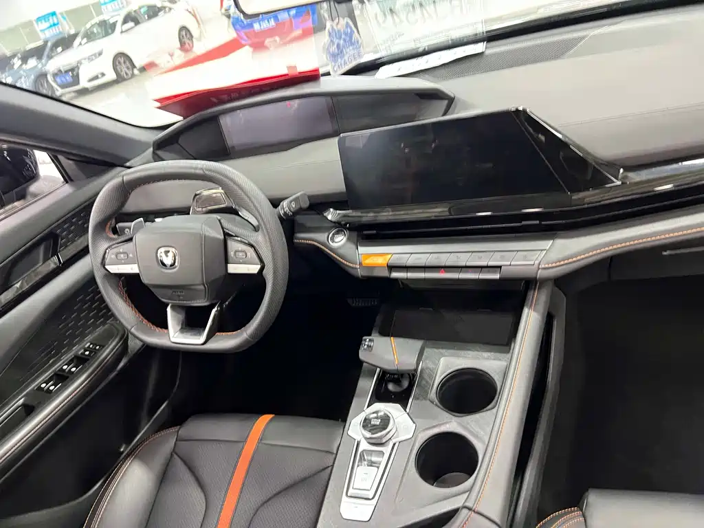 Changan UNI-V — миниатюра 6
