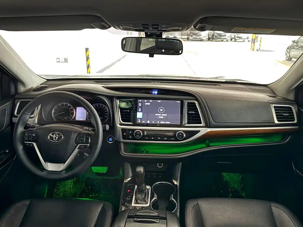 Toyota Highlander — миниатюра 10