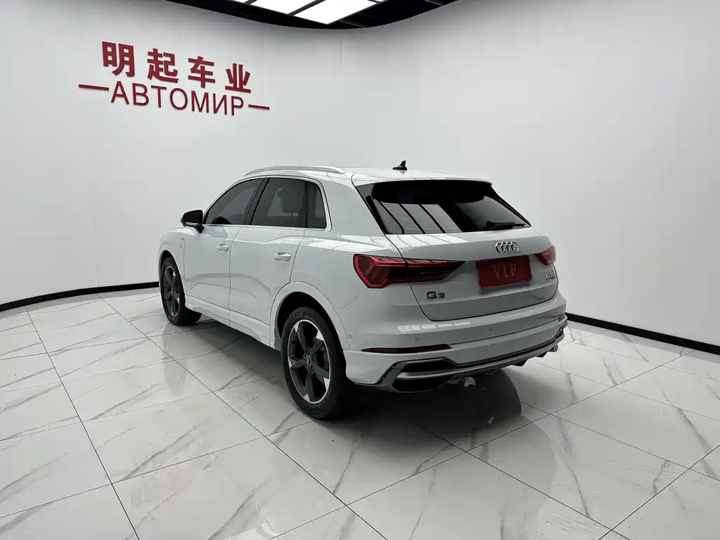 Audi Q3 2023 35 TFSI Fashion (1.4T)