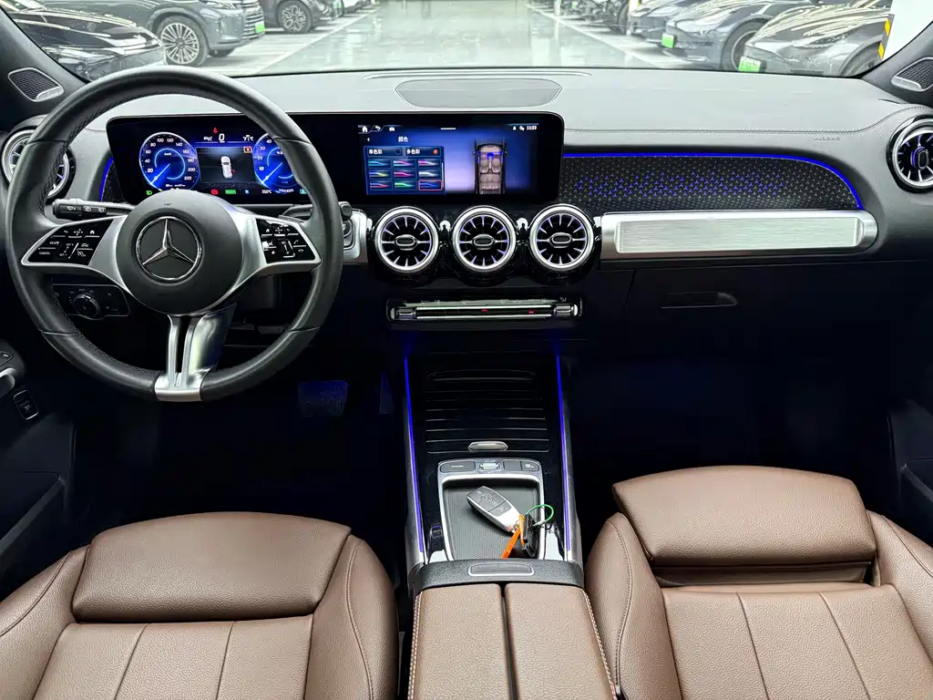 Mercedes-Benz EQB — миниатюра 12