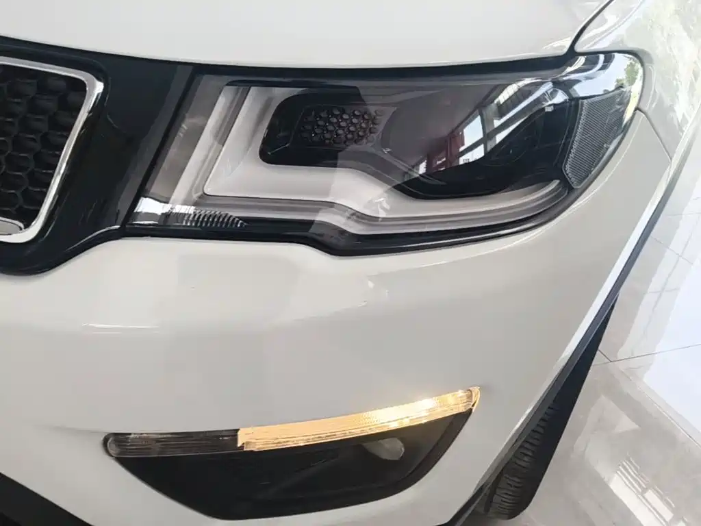Jeep Compass — миниатюра 24
