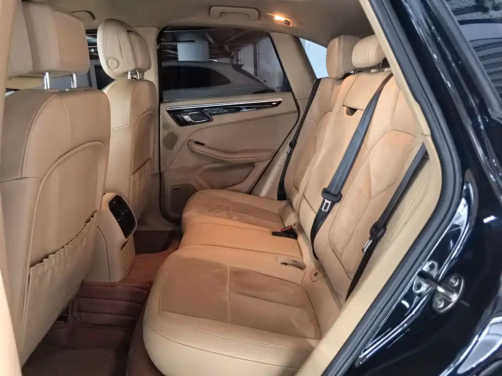 Porsche Macan — миниатюра 9
