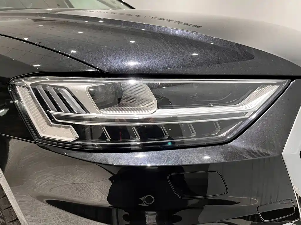 Audi A8 — миниатюра 5