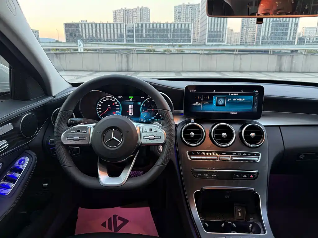Mercedes-Benz C-Class — миниатюра 12
