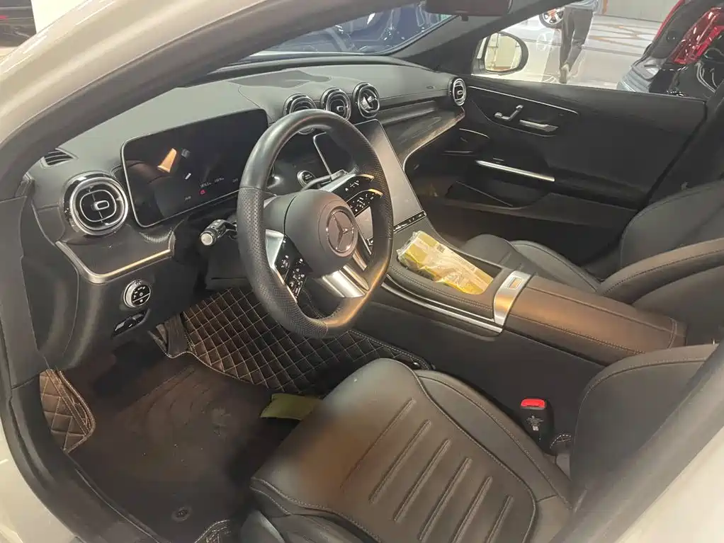 Mercedes-Benz C-Class — миниатюра 6