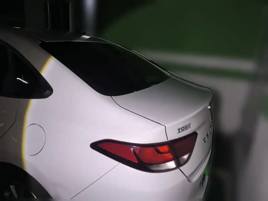 Hyundai Elantra — миниатюра 3