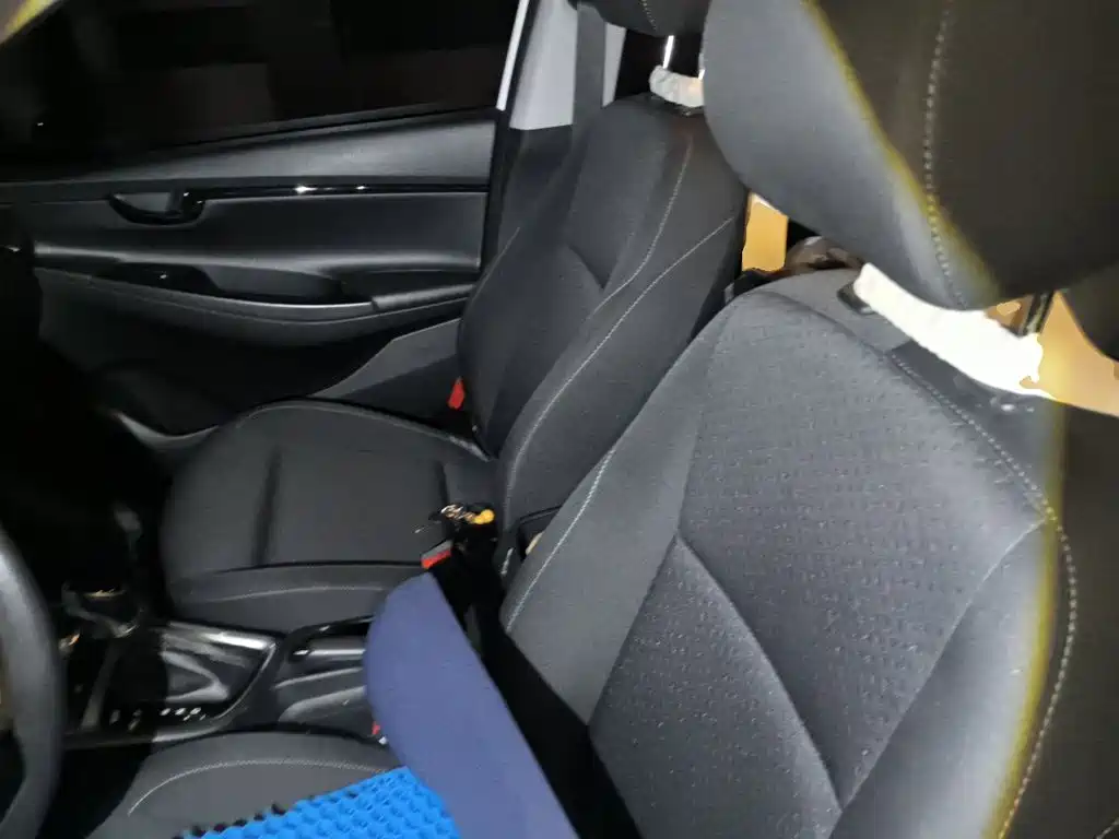 Hyundai Elantra — миниатюра 11