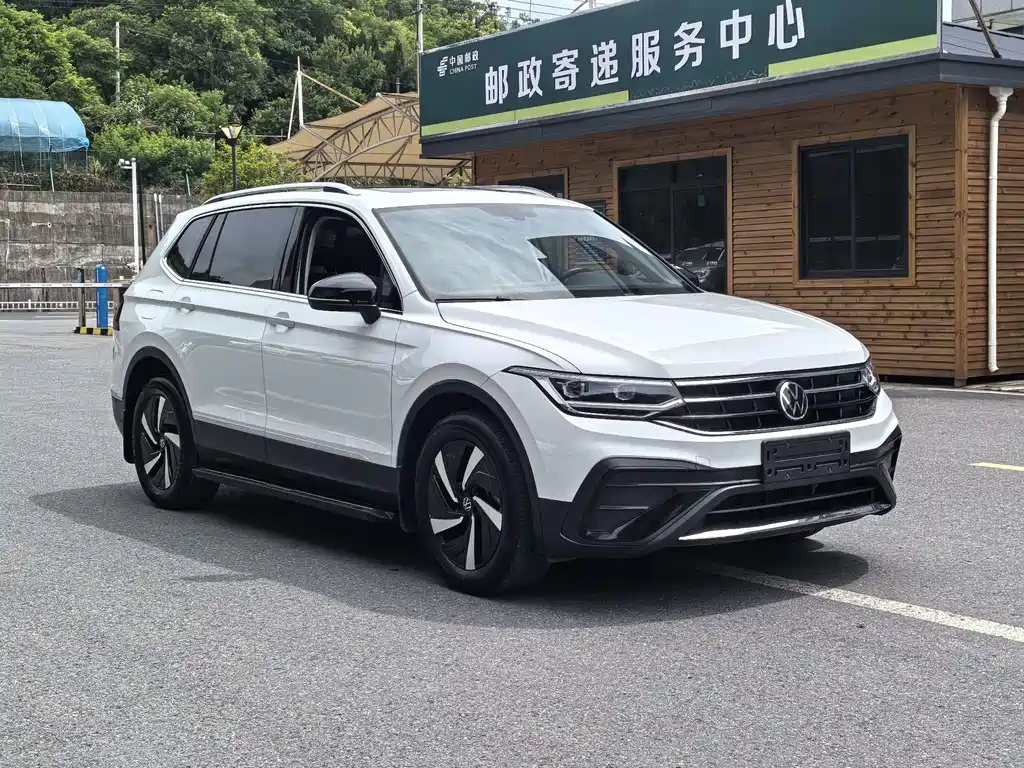 Volkswagen Tiguan L — миниатюра 5