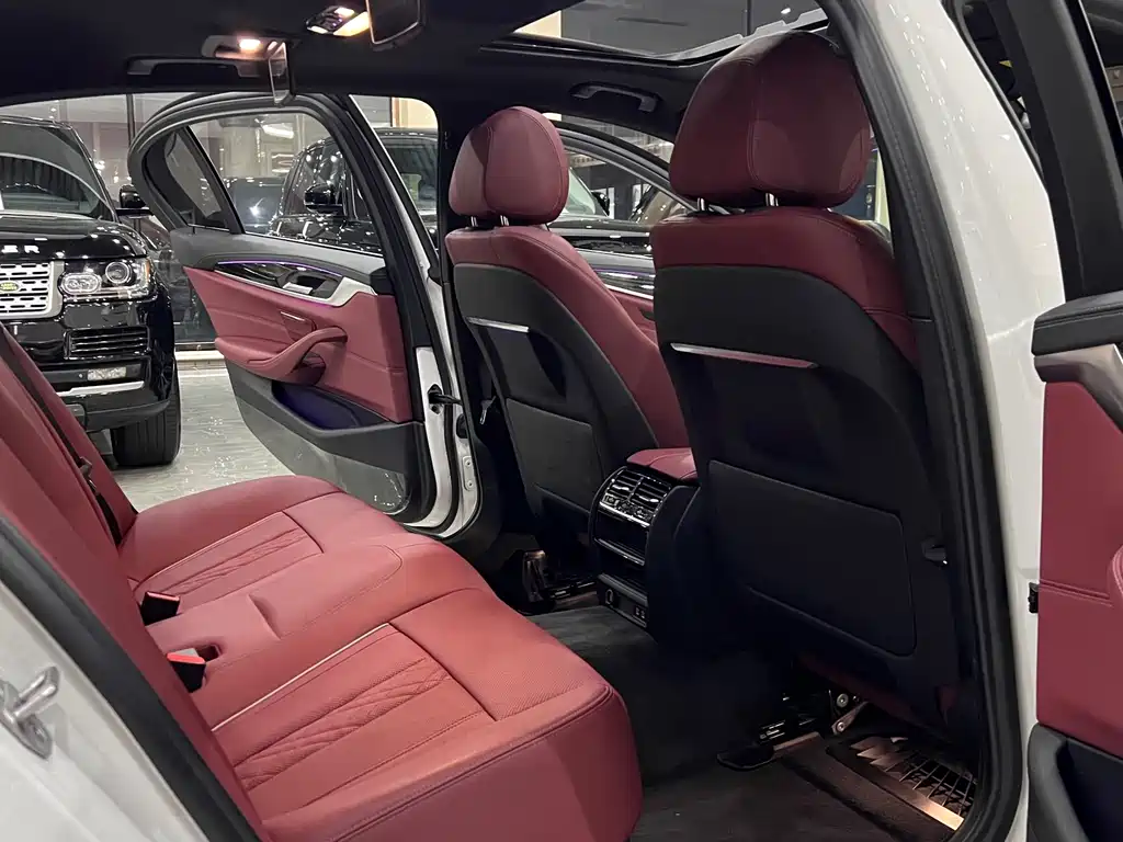 BMW 5 Series — миниатюра 17