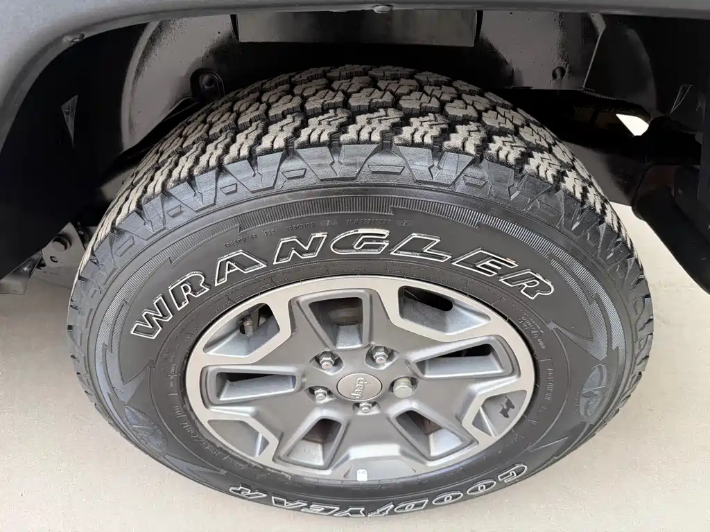 Jeep Wrangler — миниатюра 5