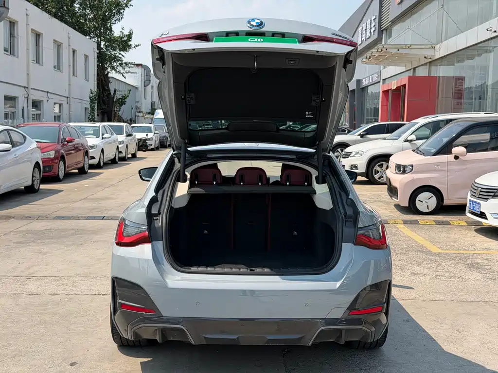 BMW i4 — миниатюра 12