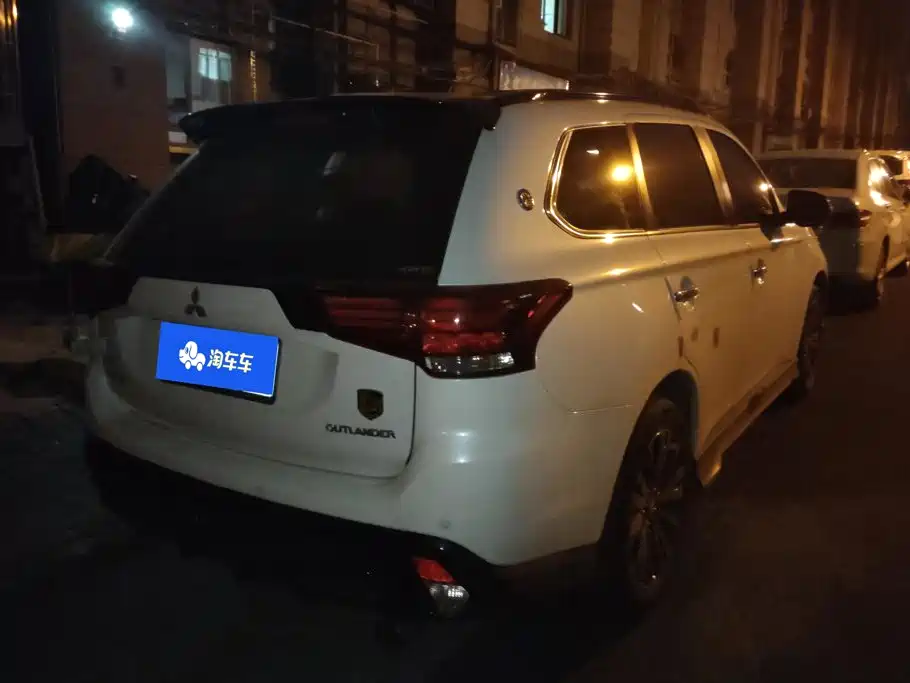 Mitsubishi Outlander — миниатюра 3
