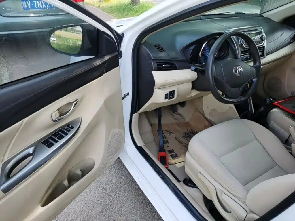Toyota Yaris L — миниатюра 16
