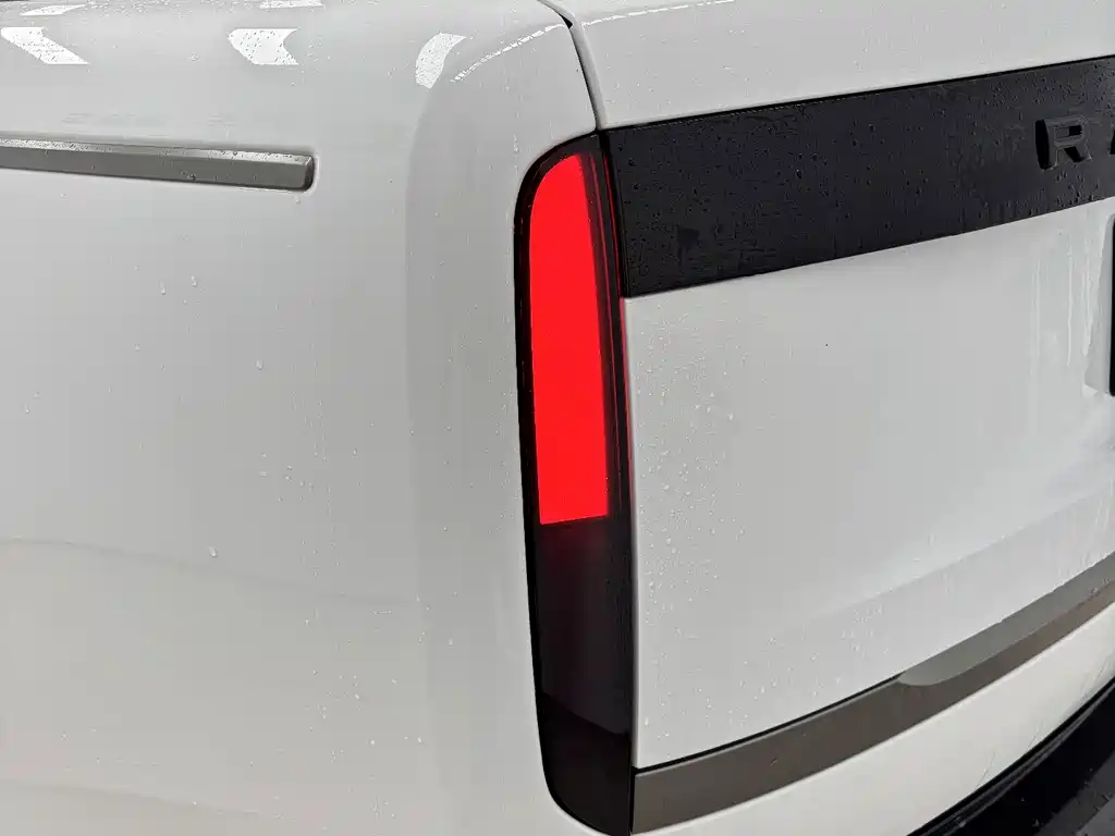Land Rover Range Rover — миниатюра 8