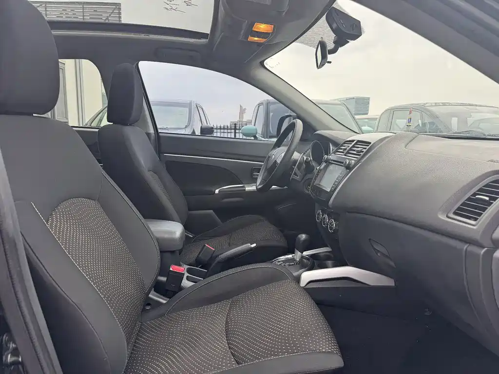 Mitsubishi ASX — миниатюра 6