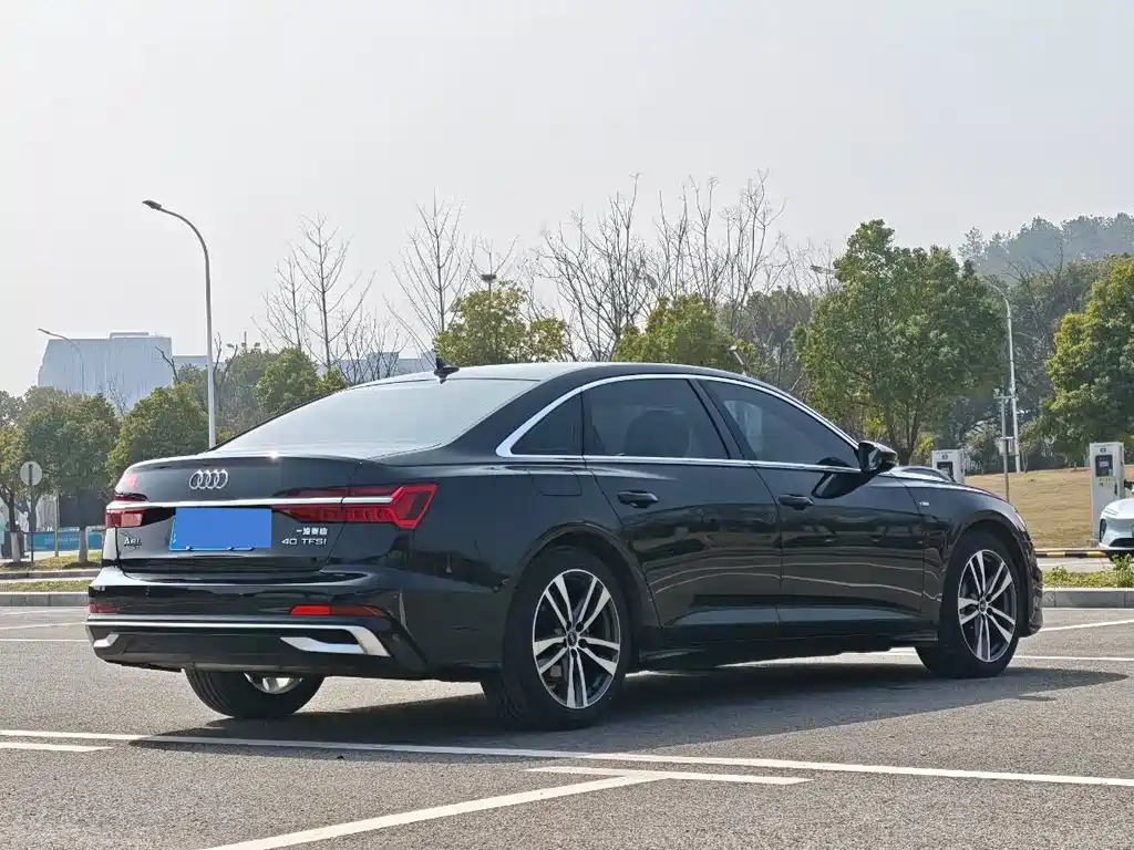 Audi A6L 2024 40 TFSI Luxury