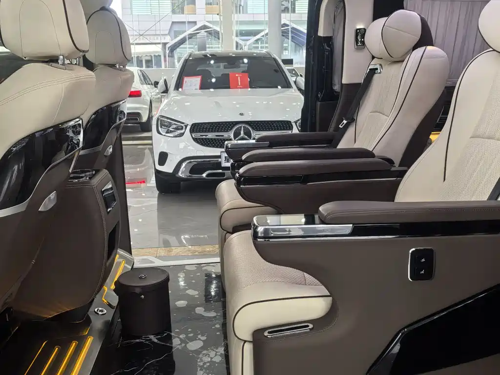 Mercedes-Benz Vito 2021 2.0T 7 мест
