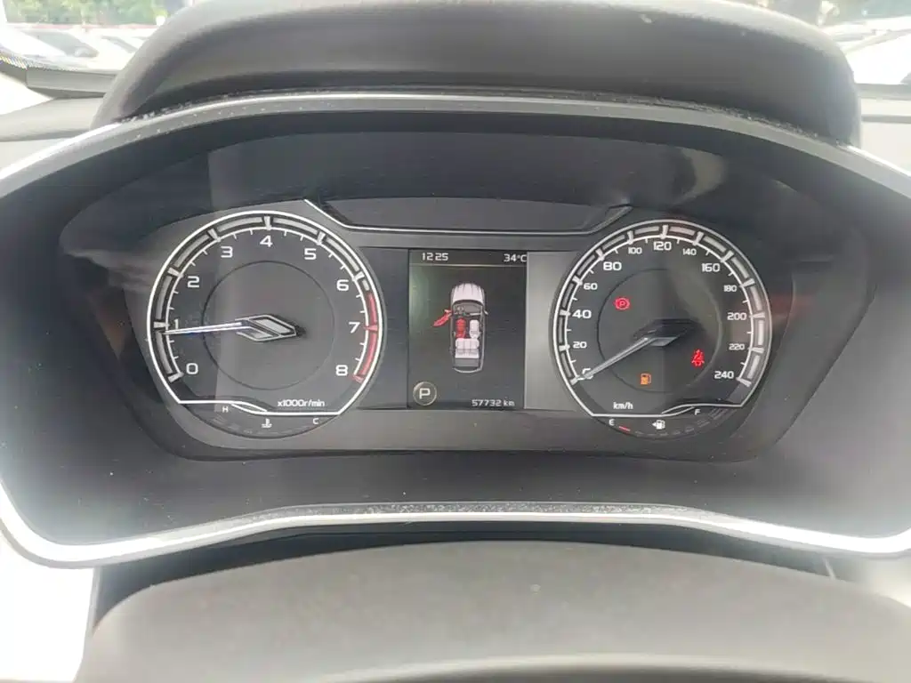 Geely Binyue — миниатюра 12