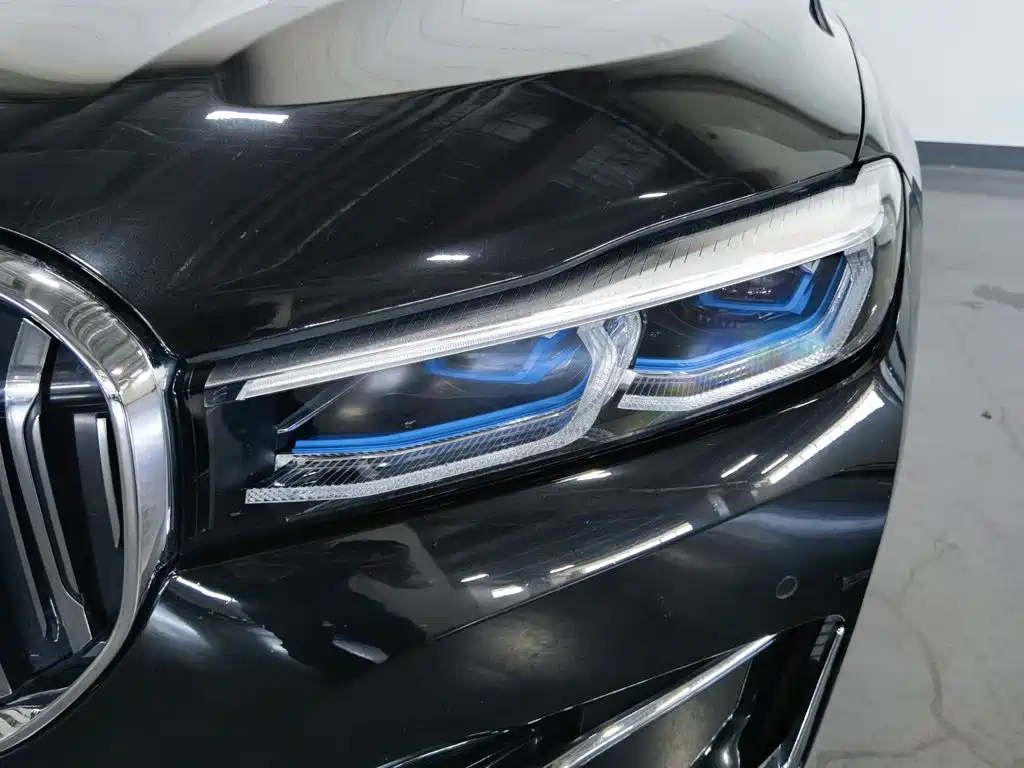 BMW 7 Series — миниатюра 7