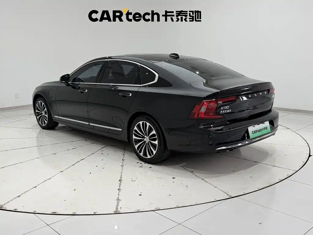 Volvo S90 PHEV — миниатюра 3