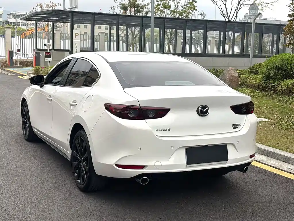 Mazda 3 Axela — миниатюра 12