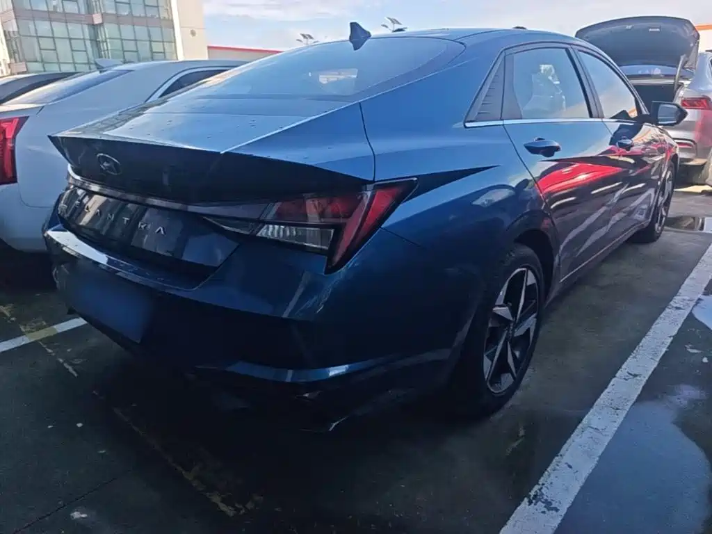 Hyundai Elantra — миниатюра 7