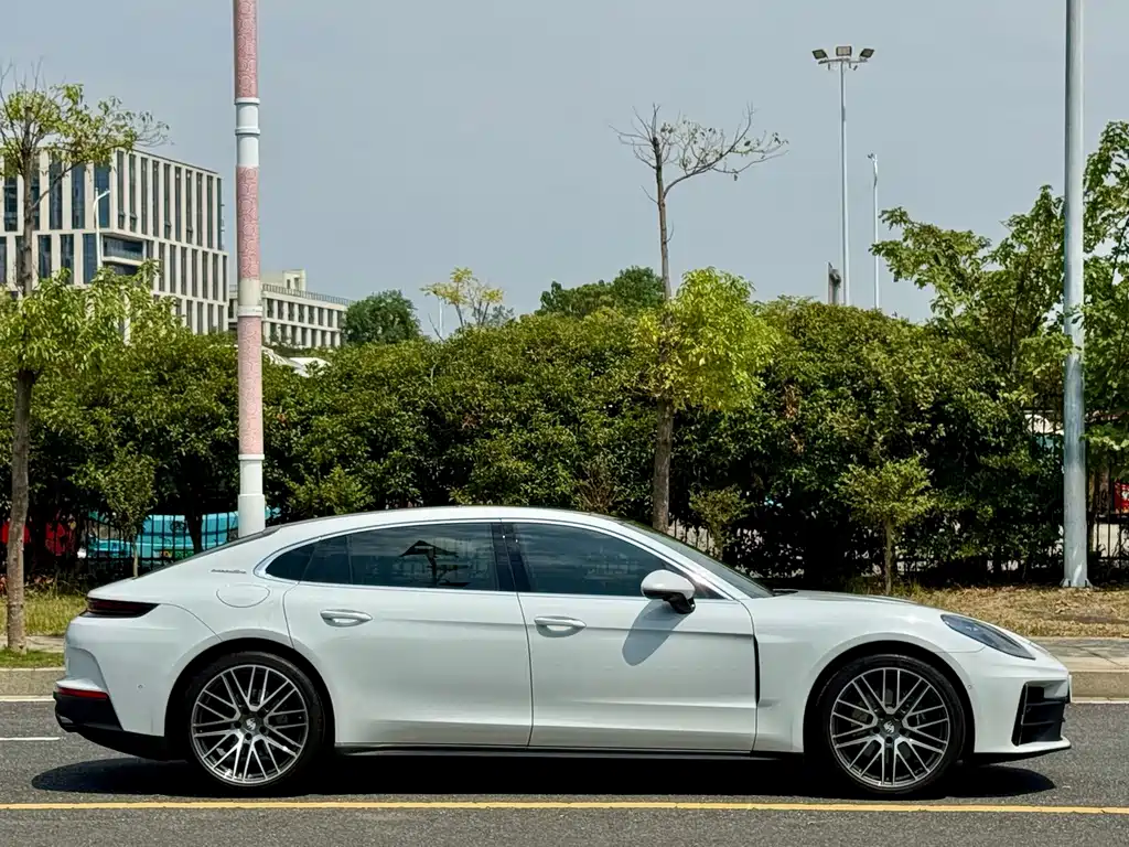 Porsche Panamera — миниатюра 4