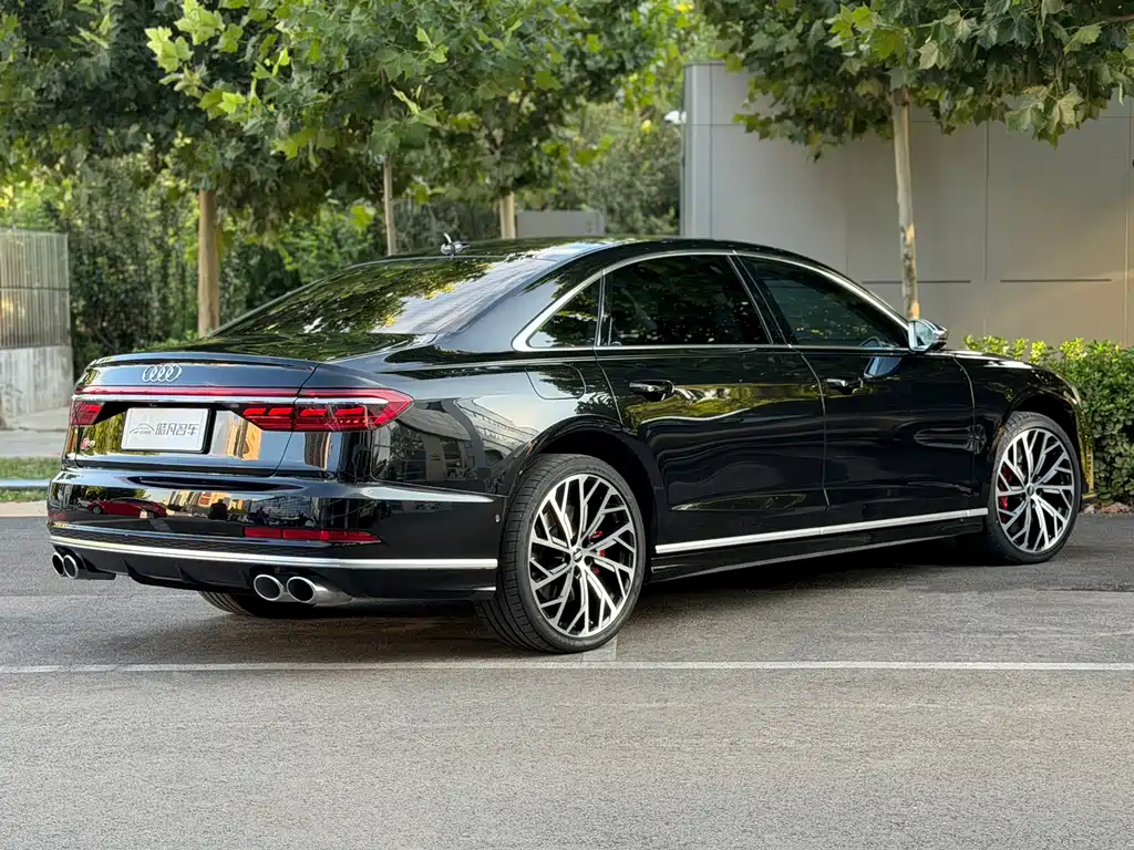 Audi S8 — миниатюра 3