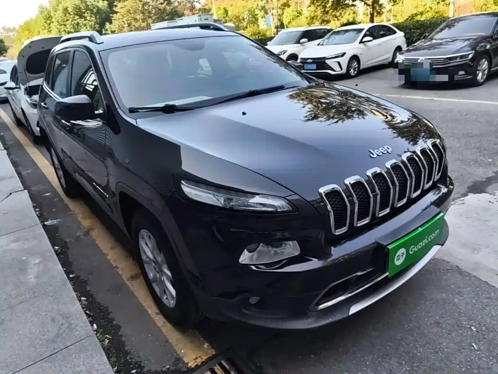 Jeep Cherokee — миниатюра 4