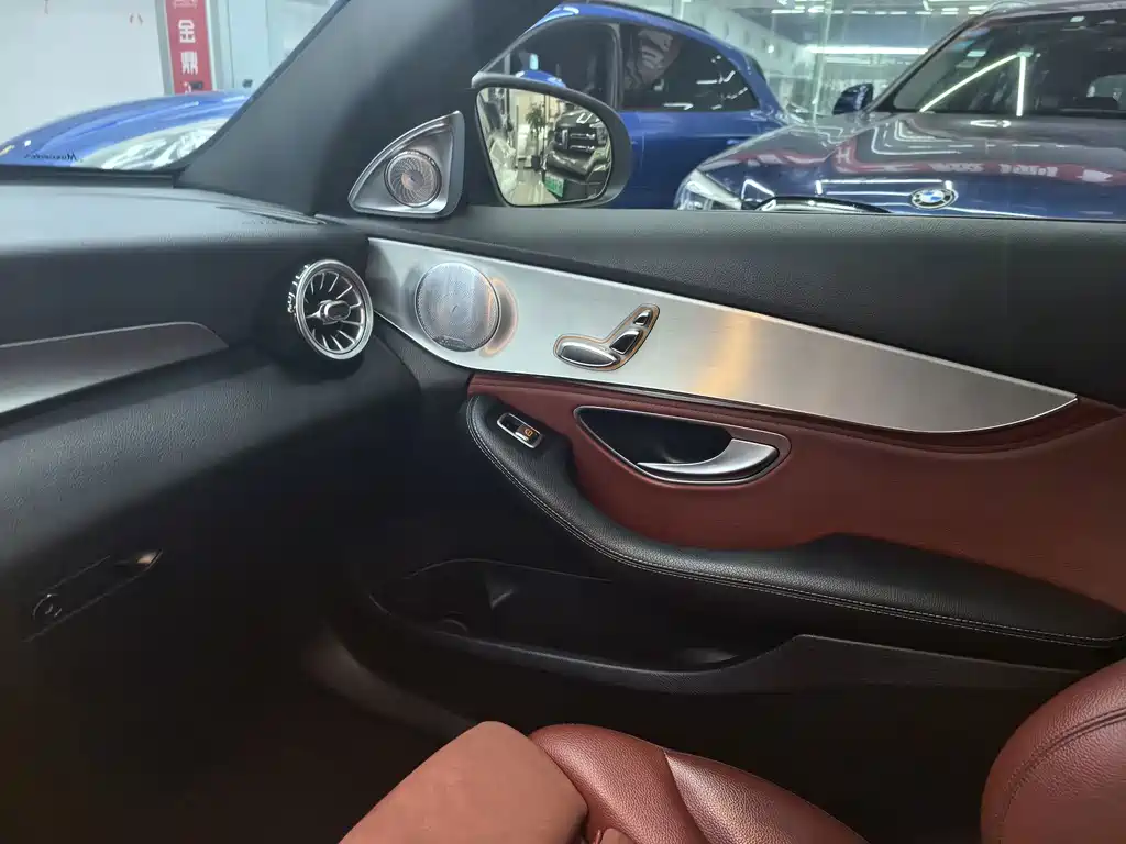 Mercedes-Benz C-Class — миниатюра 6