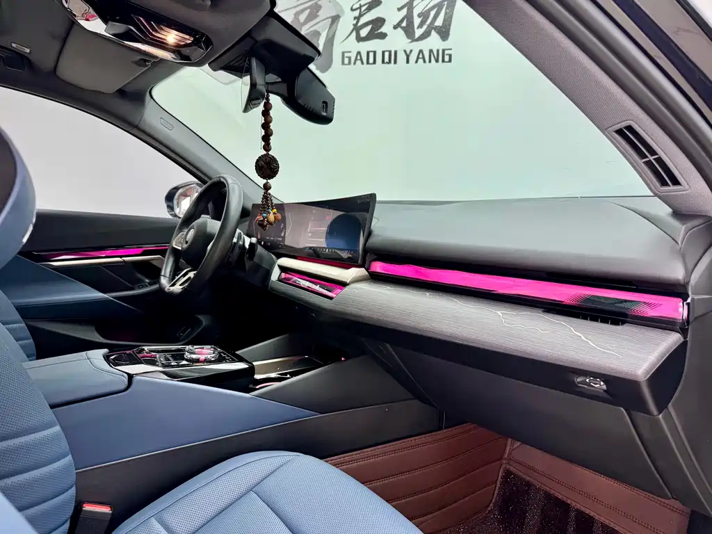 BMW 5 Series — миниатюра 16