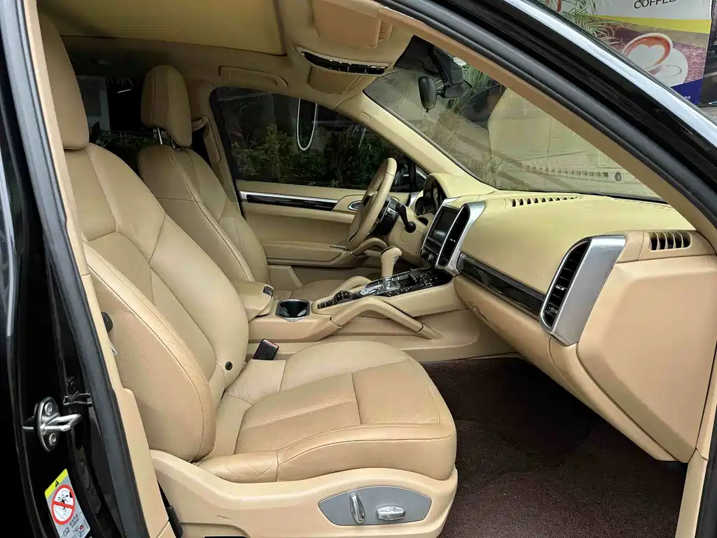 Porsche Cayenne — миниатюра 15