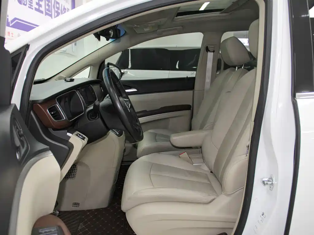 Buick GL8 — миниатюра 6