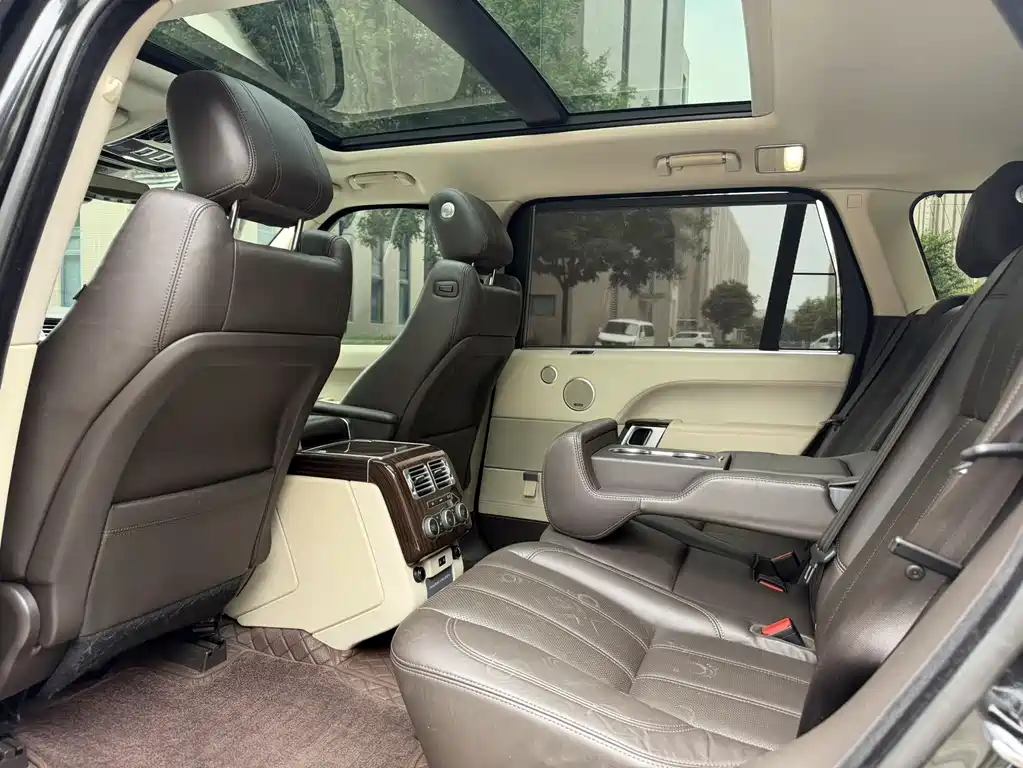 Land Rover Range Rover — миниатюра 6