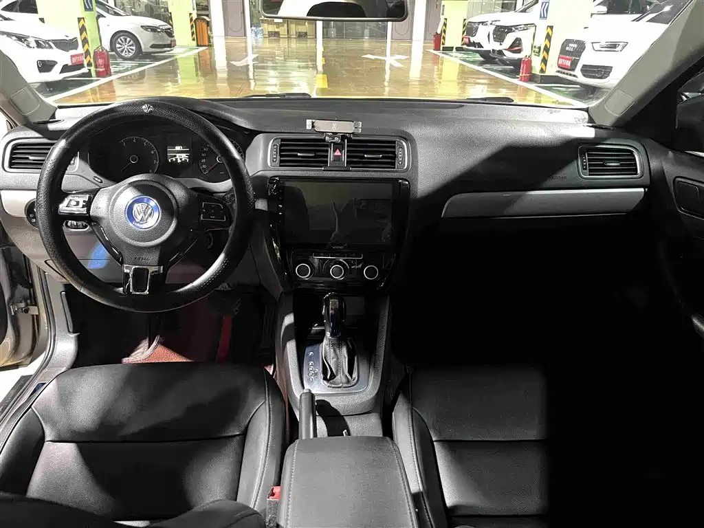 Volkswagen Sagitar — миниатюра 5