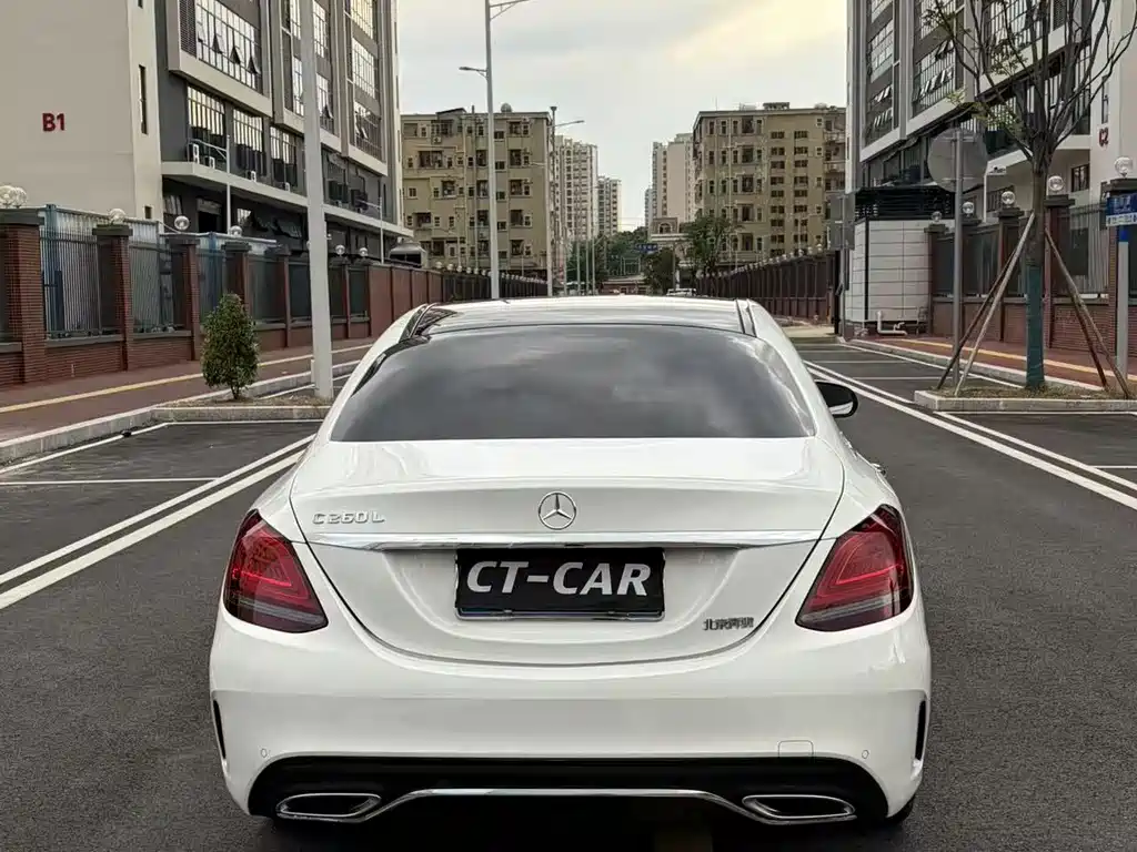 Mercedes-Benz C-Class — миниатюра 14