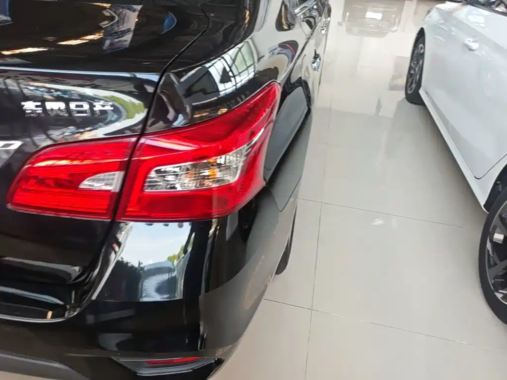 Nissan Sylphy — миниатюра 8
