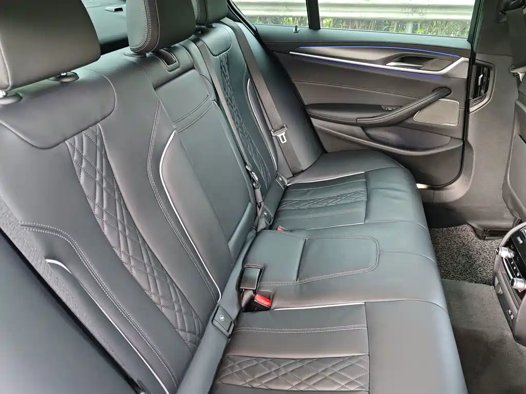 BMW 5 Series (Import) — миниатюра 10