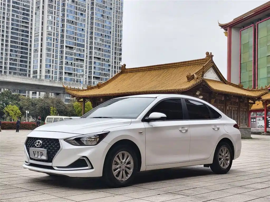 Hyundai Elantra 2022
