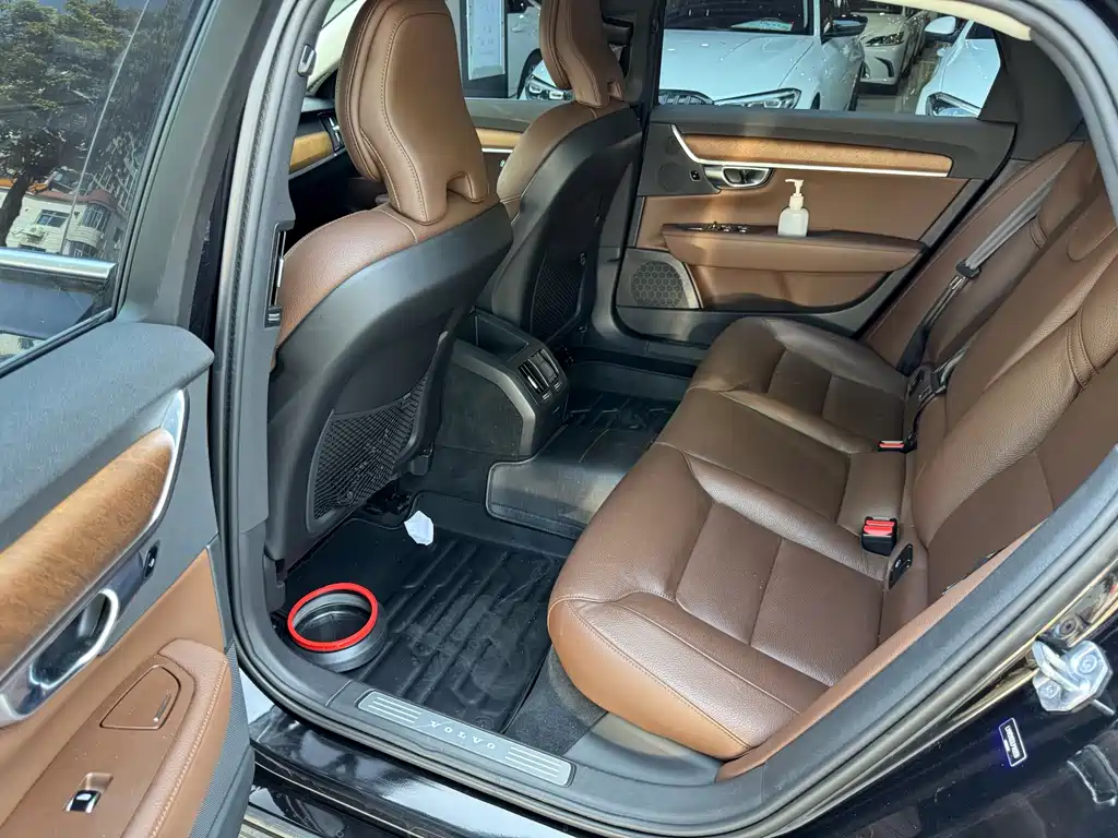 Volvo S90 — миниатюра 7