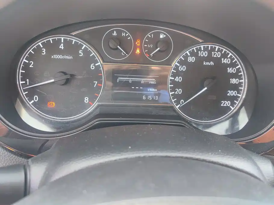 Nissan Tiida — миниатюра 14