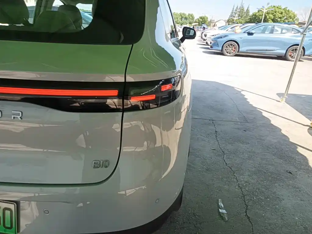 Leapmotor Leapmotor B10 — миниатюра 8