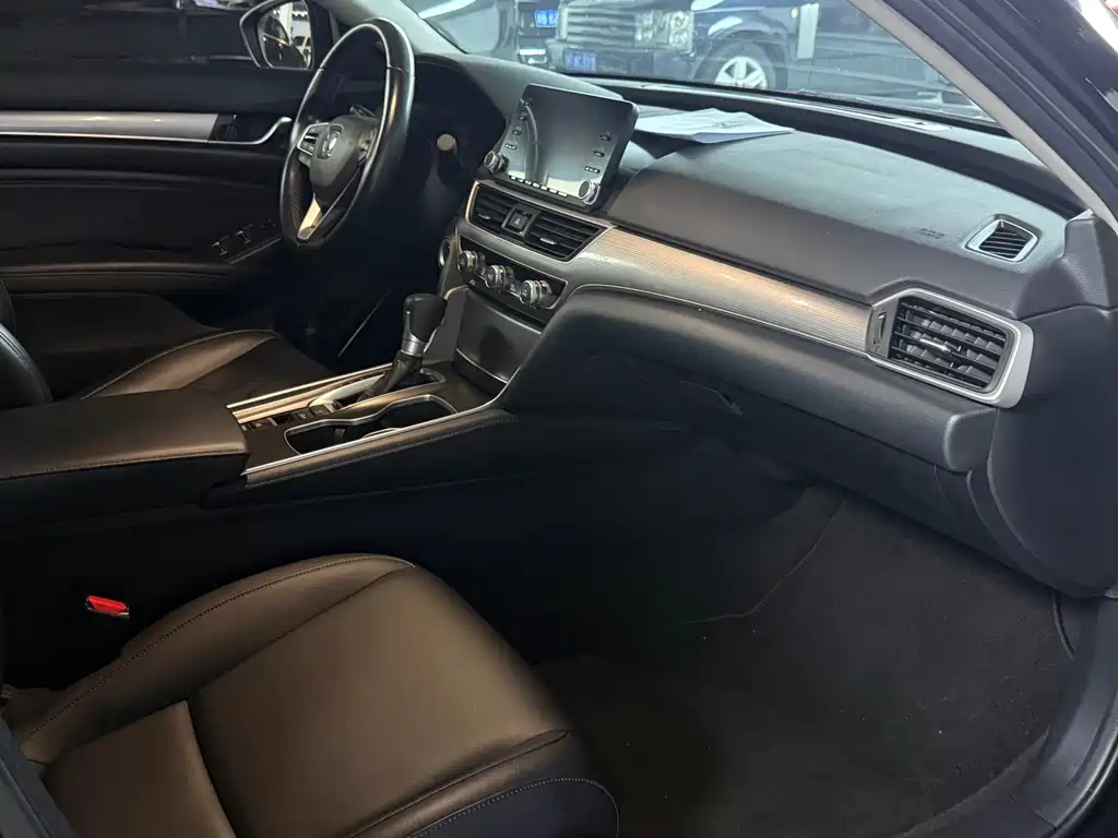 Honda Accord — миниатюра 9