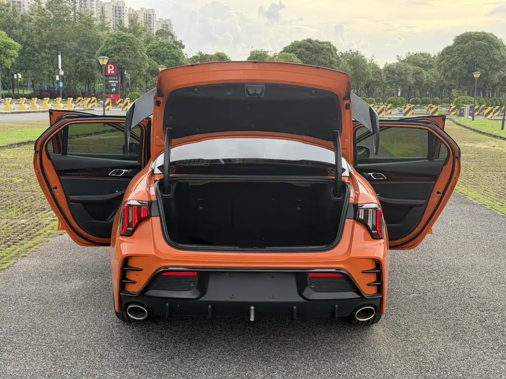 Lynk & Co 03 — миниатюра 29