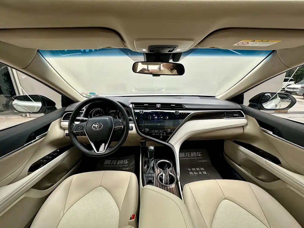 Toyota Camry 2019 2.5G Luxury VI